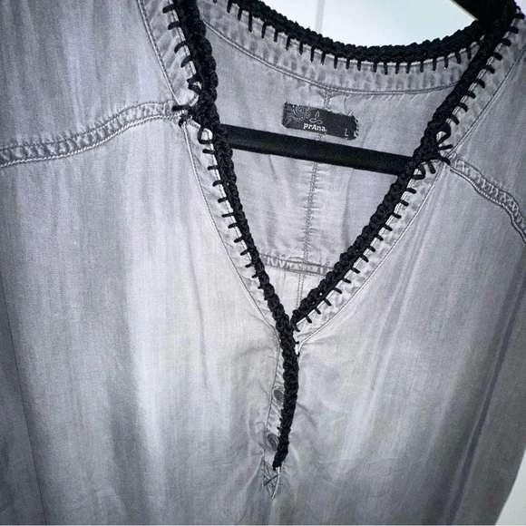 Prana Gray Cap Sleeve Relaxed Blouse With Hand Crocheted Black Trim large - Picture 3 of 7